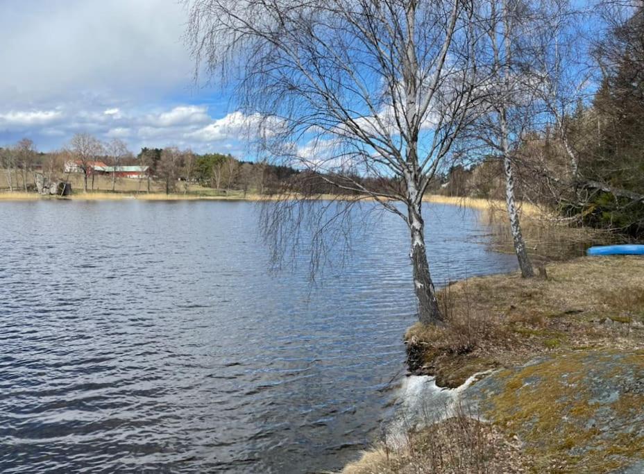 Nyrenoverat Strandnaera Med Fantastisk Utsikt Rimbo 外观 照片