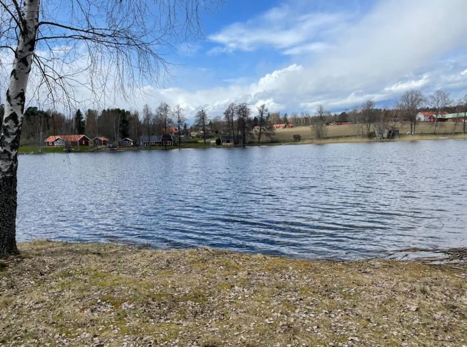 Nyrenoverat Strandnaera Med Fantastisk Utsikt Rimbo 外观 照片