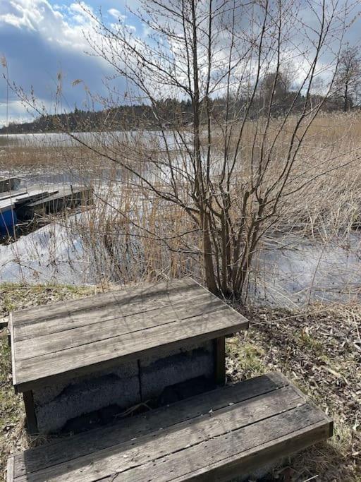 Nyrenoverat Strandnaera Med Fantastisk Utsikt Rimbo 外观 照片